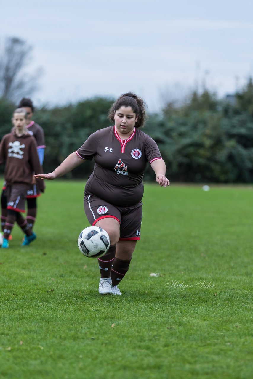 Bild 92 - C-Juniorinnen Halstenbek-Rellingen - St.Pauli : Ergebnis: 0:5